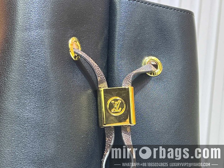 1:1 Louis Vuitton Bags Bloom M13843 16x21x21cm ss