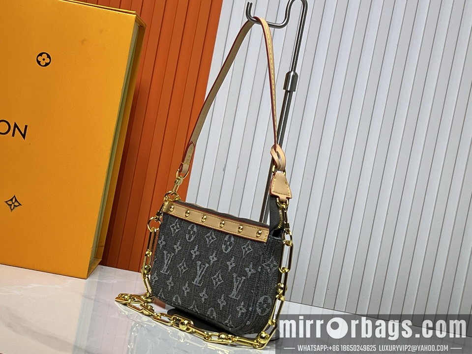 1:1 Louis Vuitton Bags Pochette Acc M13404 22x13x4cm ss3