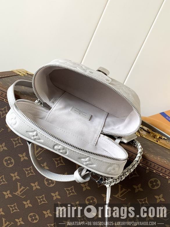 1:1 Louis Vuitton Bags M13593 11.5X6.5X19cm WP