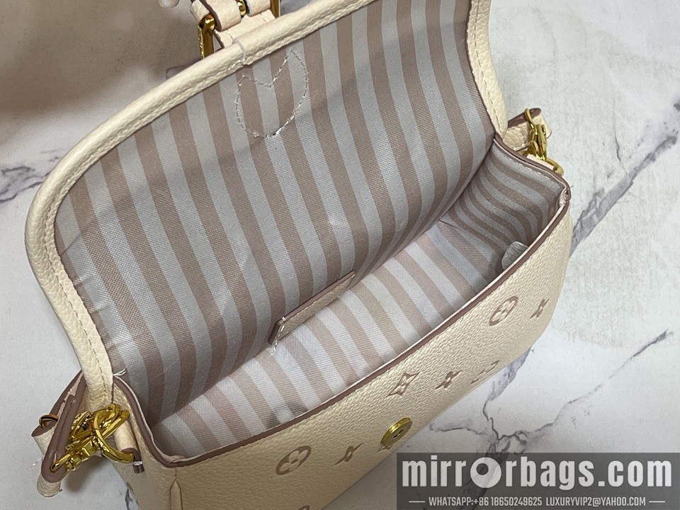 1:1 Louis Vuitton Bags Diane M13642 19x10.5x6cm ss