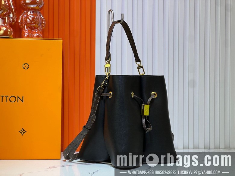 1:1 Louis Vuitton Bags Bloom M13843 16x21x21cm ss