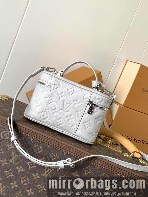 1:1 Louis Vuitton Bags M13593 11.5X6.5X19cm WP