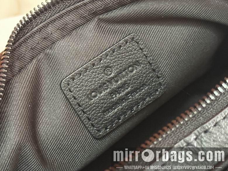 1:1 Louis Vuitton Bags M82544 11X18.5X6.5cm WP
