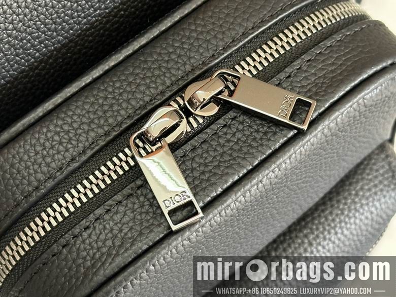 1:1 Louis Vuitton Bags 93915 17X26X8cm WP 2colour