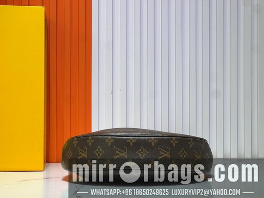 1:1 Louis Vuitton Bags Loop M12939 22x9x33cm ss