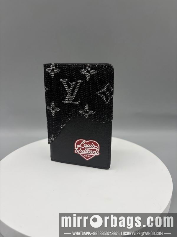 1:1 Louis Vuitton Bags M81015 8x11x1cm ZC 2色