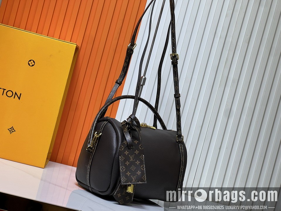 1:1 Louis Vuitton Bags M13667 25x15x18cm ss2