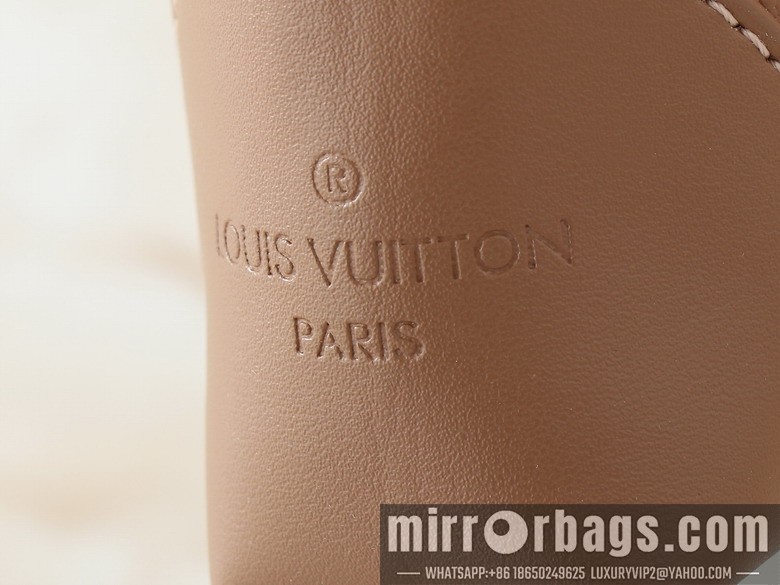 1:1 Louis Vuitton Bags Sevres M12174 25x13x5cm ss5