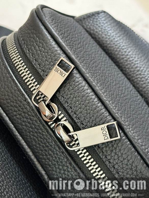 1:1 Louis Vuitton Bags 93915 17X26X8cm WP 2colour