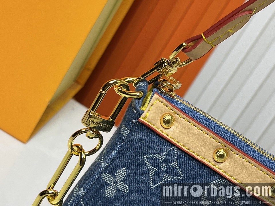 1:1 Louis Vuitton Bags Pochette Acc M13404 22x13x4cm ss2