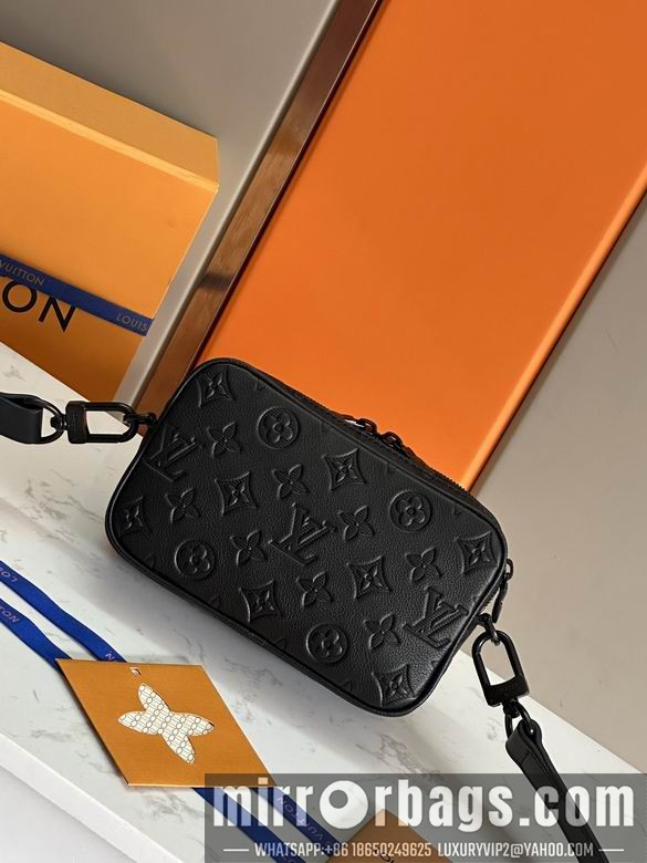 1:1 Louis Vuitton Bags M82544 11X18.5X6.5cm WP