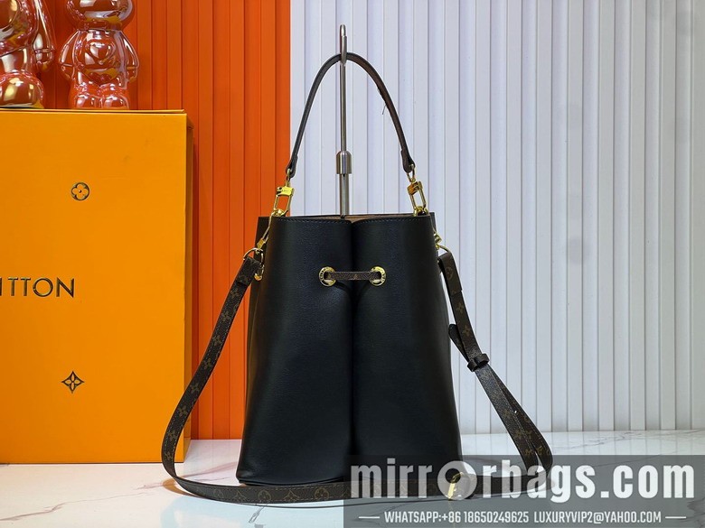 1:1 Louis Vuitton Bags Bloom M13843 16x21x21cm ss