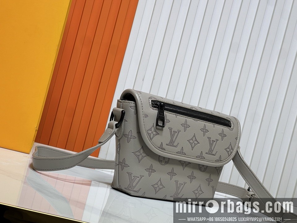 1:1 Louis Vuitton Bags Pulse M14116 16x5x22.5cm ss