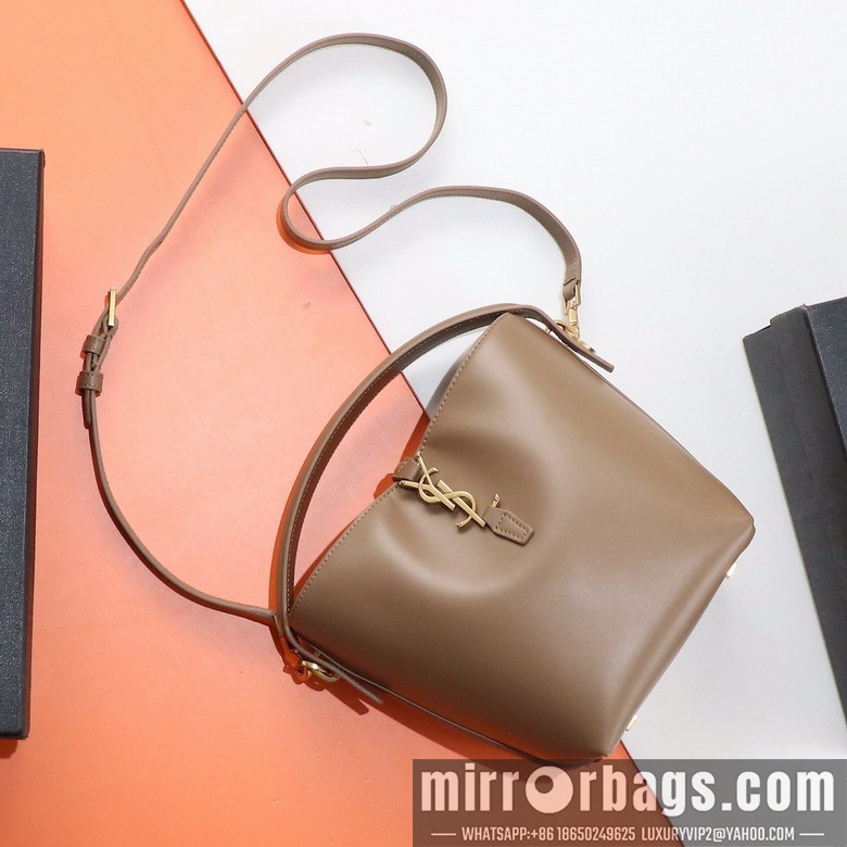 YSL Bags YSL 749036 17x20x13cm 8D5