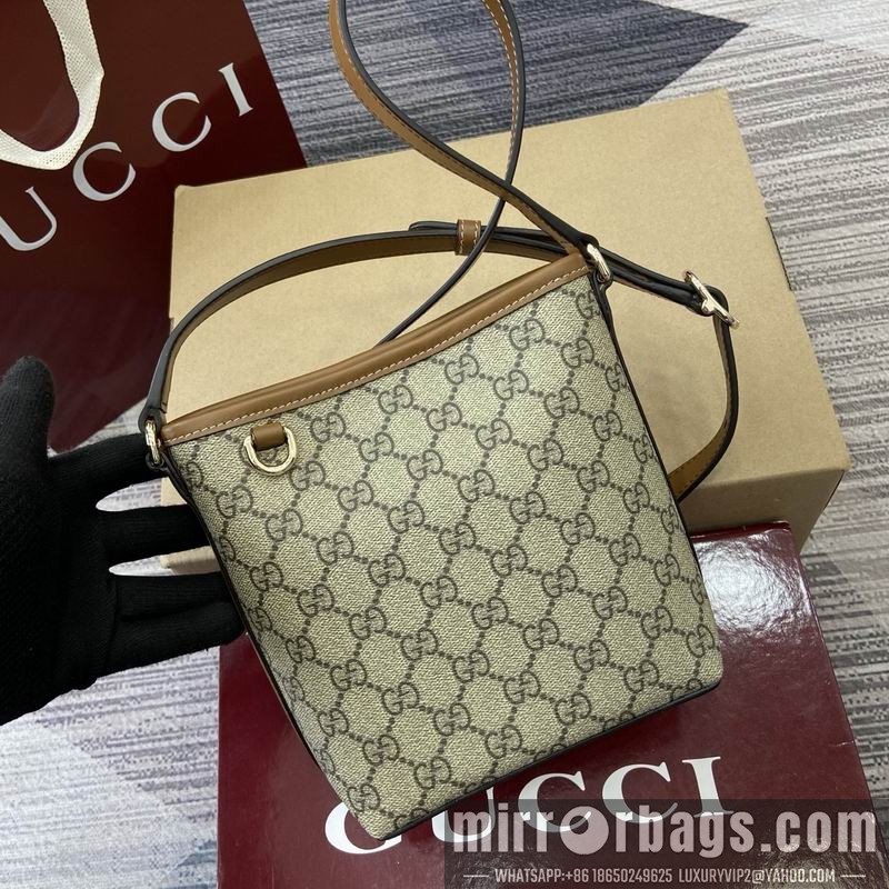 Gucci Bags 847090 15x18x8cm MP 2色