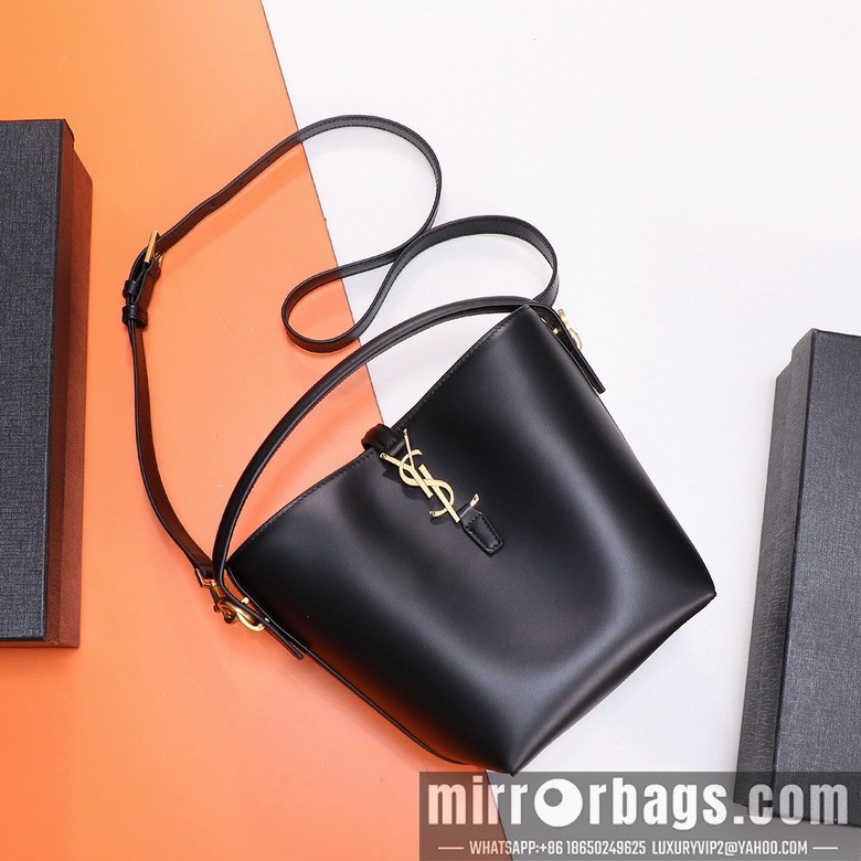 YSL Bags YSL 749036 17x20x13cm 8D2