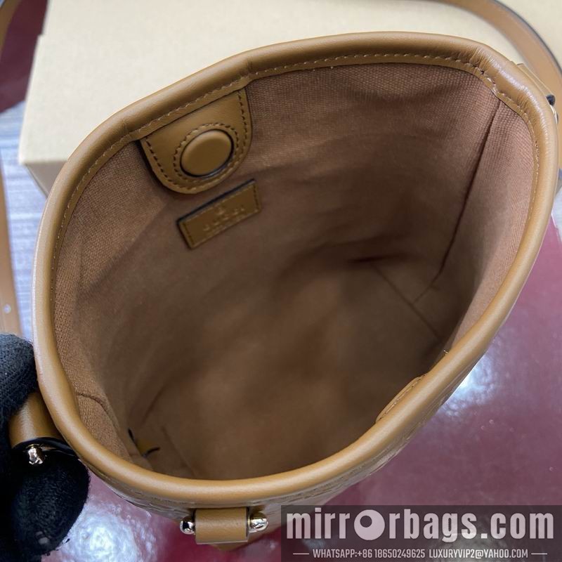 Gucci Bags 847090 15x18x8cm MP 3色