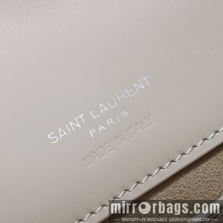 YSL Bags YSL 749036 17x20x13cm 8D3