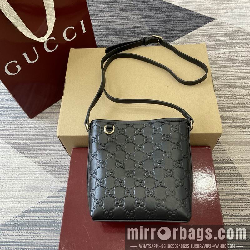 Gucci Bags 847090 15x18x8cm MP 3色