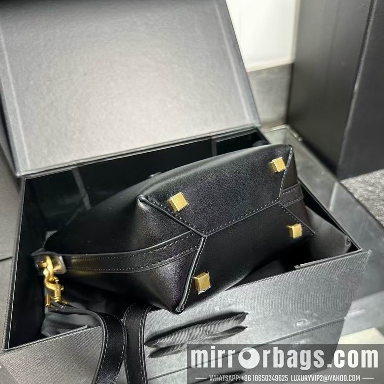 YSL Bags 749036 17X20X13cm XMY 4