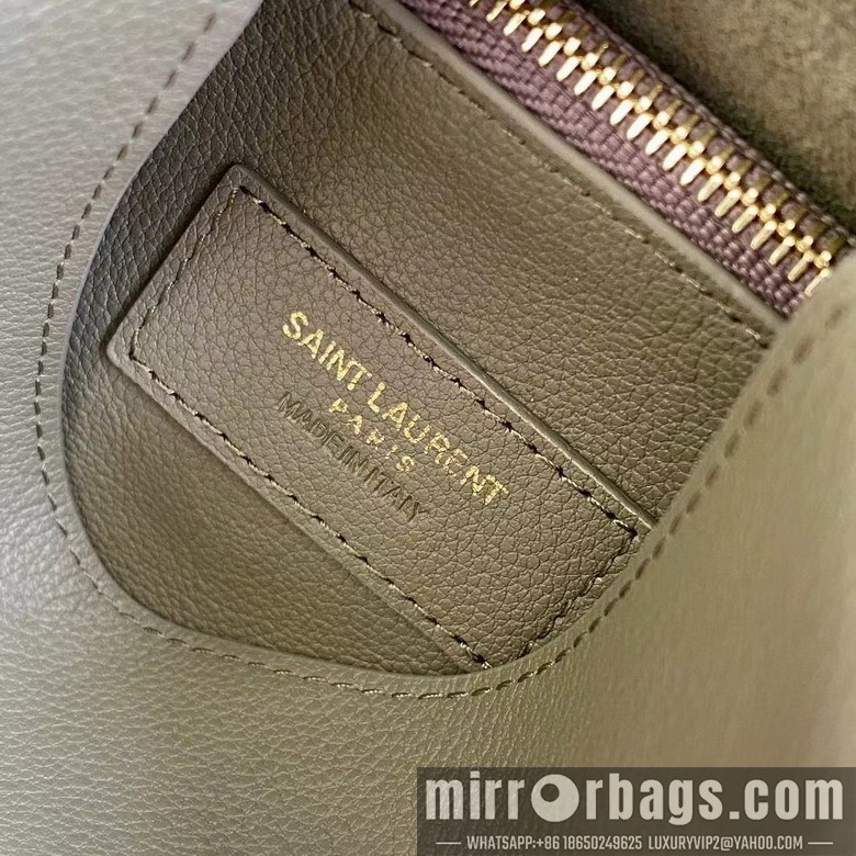 YSL Bags YSL 713938 22x22x10cm 8D1
