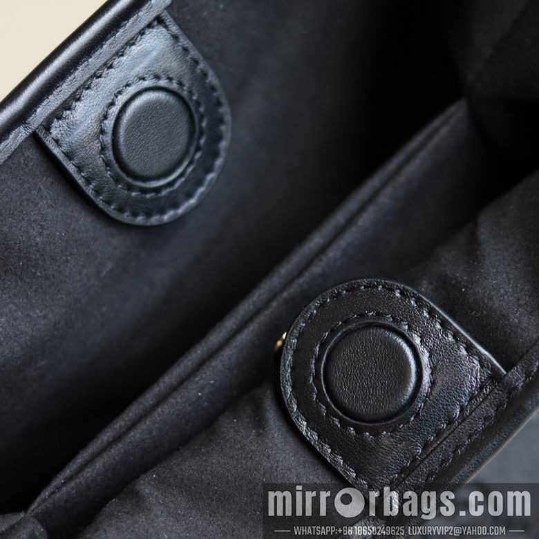 Gucci Bags 815118 19X18X11 DF