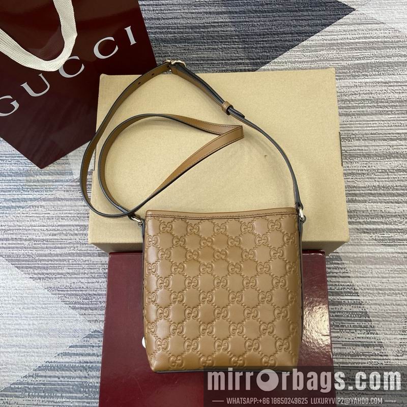 Gucci Bags 847090 15x18x8cm MP 3色