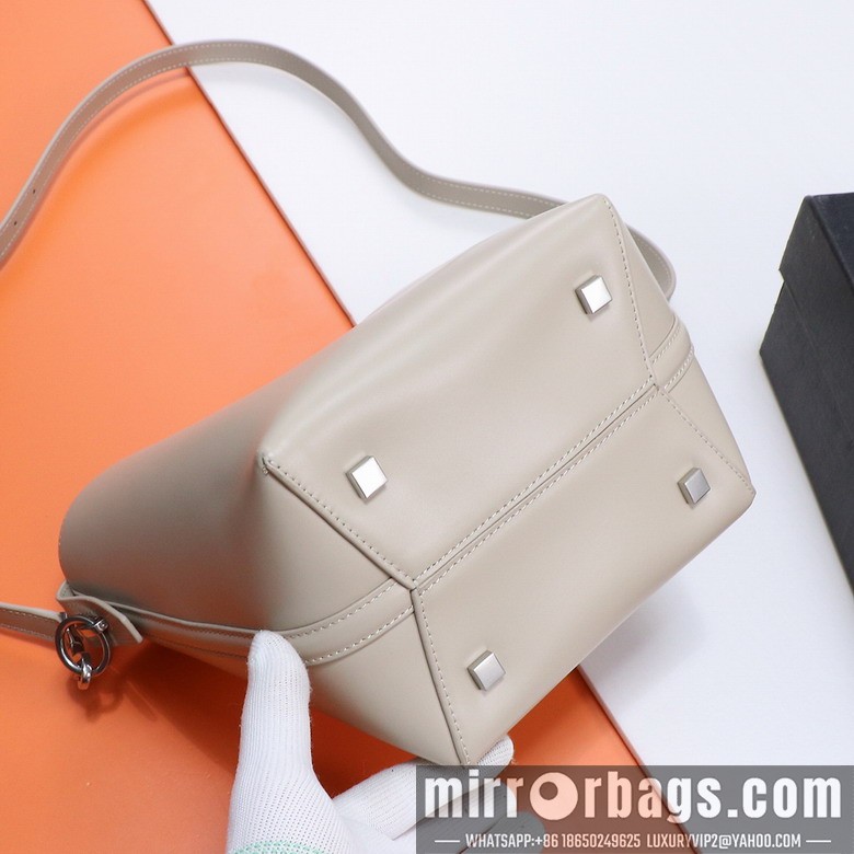 YSL Bags YSL 749036 17x20x13cm 8D3