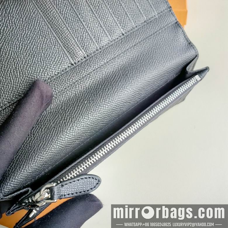 Burberry Bags 041405 WP
