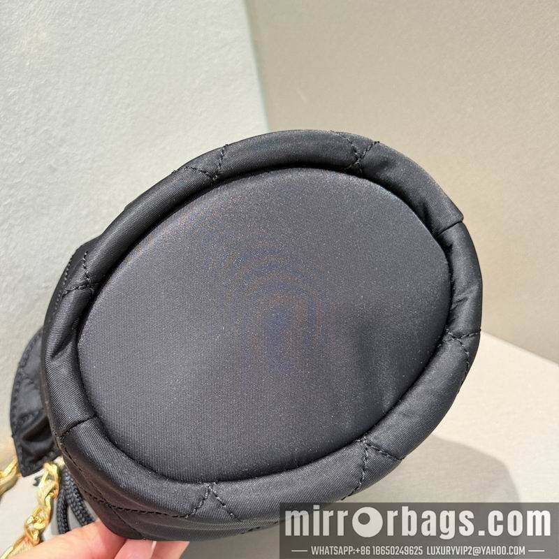 Burberry Bags Horseshoe 14x10x19cm HQ
