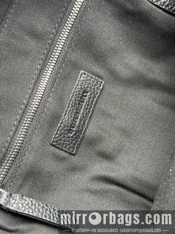 Burberry Bags 8911 29x15x40cm HQ