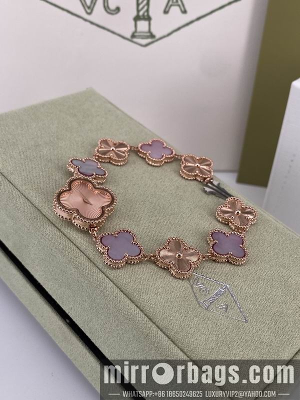Van cleef & Arpels 22.4mm 010502 Watch