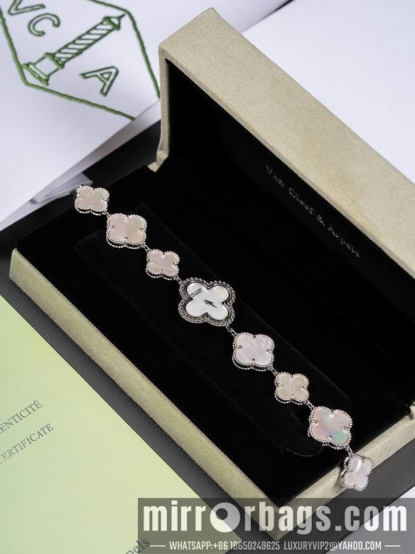 Van Cleef & Arpels 27mm 080605 Watch