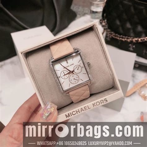 MK 37X32mm 101075 Watch