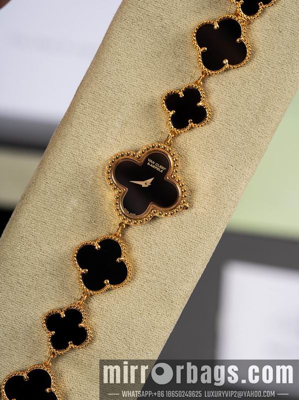 Van Cleef & Arpels 27mm 080605 Watch