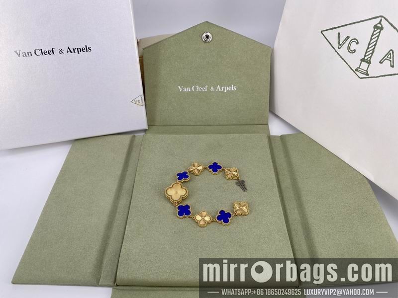 Van cleef & Arpels 22.4mm 010502 Watch
