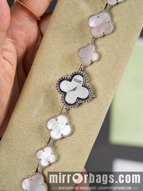 Van Cleef & Arpels 27mm 080605 Watch