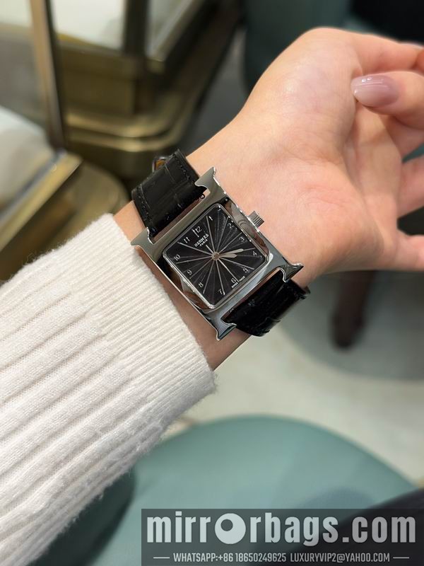 Hermes M26mm S21mm 111420 Watch