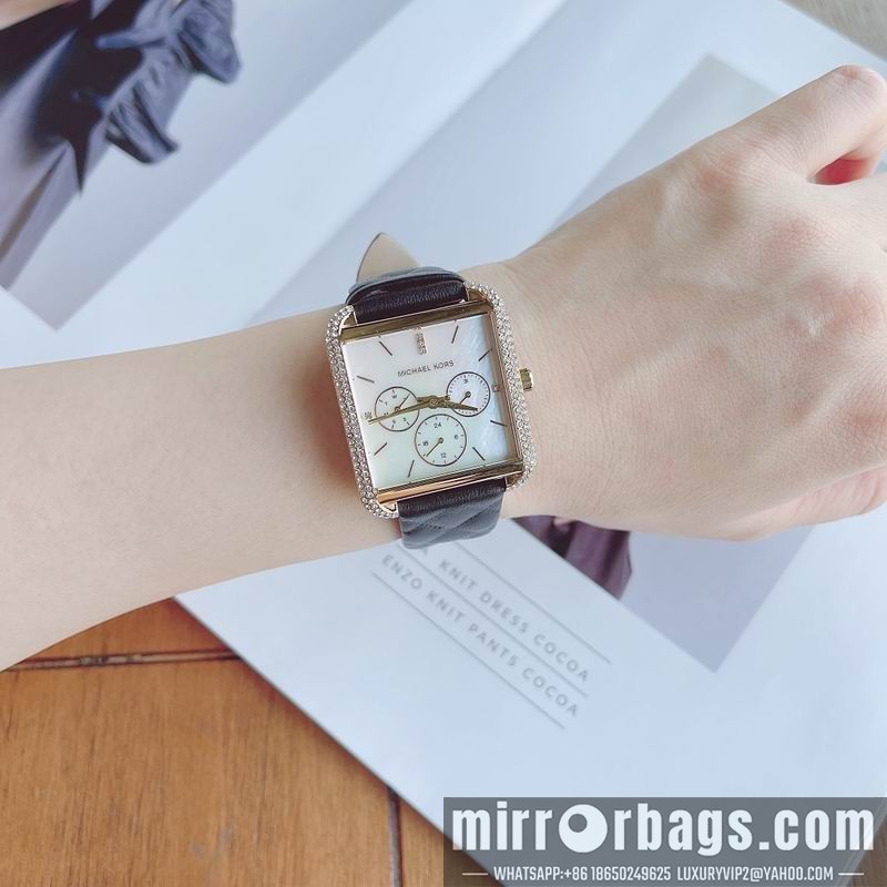 MK 37X32mm 101075 Watch
