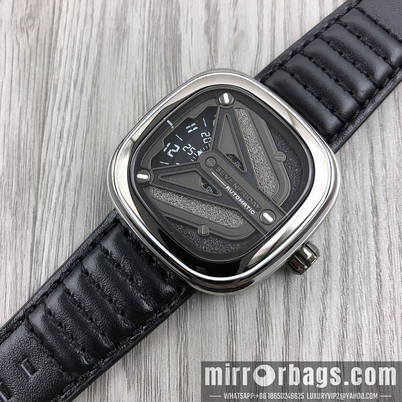 Seven Friday 47.6X47mm 090475 Watch