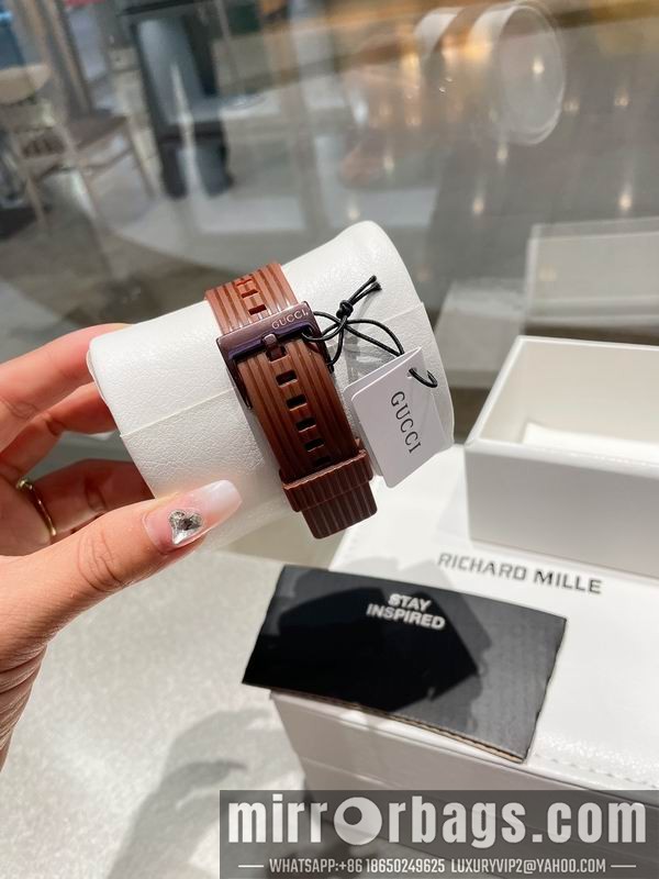 Gucci 41mm 091723 Watch