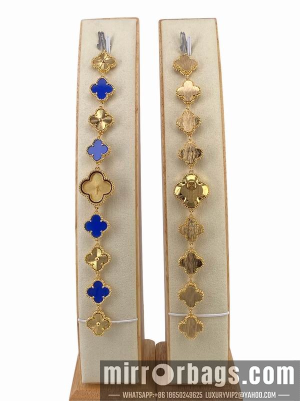 Van cleef & Arpels 22.4mm 010502 Watch