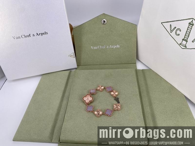 Van cleef & Arpels 22.4mm 010502 Watch