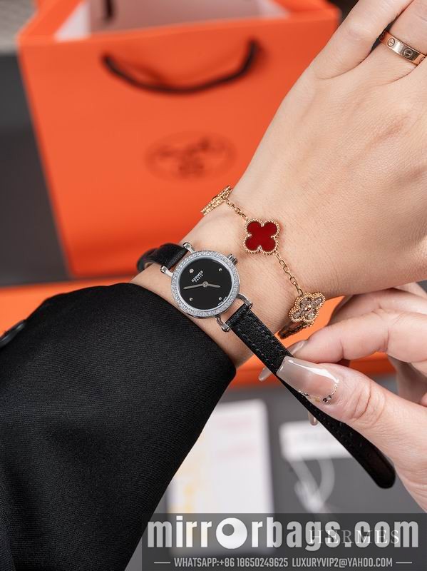 Hermes 21X18mm 052306 Watch