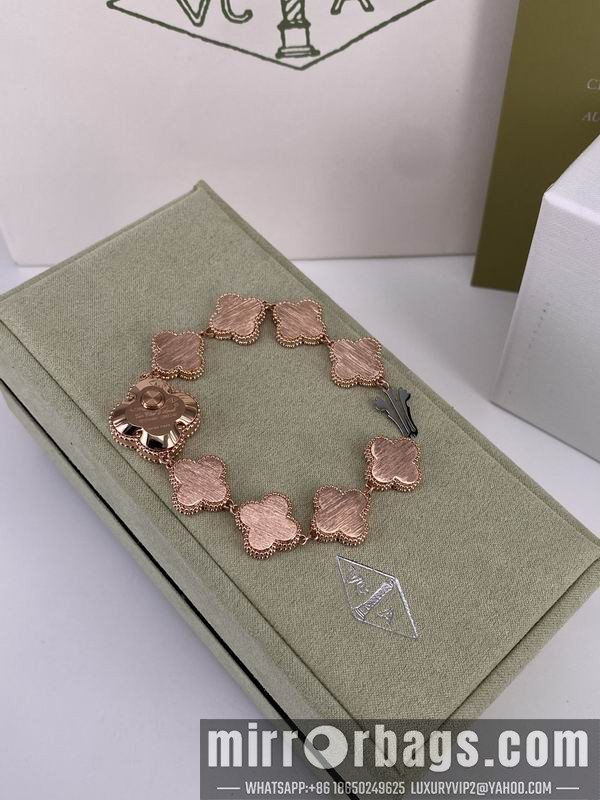 Van cleef & Arpels 22.4mm 010502 Watch