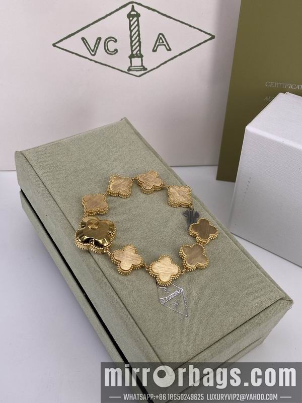 Van cleef & Arpels 22.4mm 010502 Watch