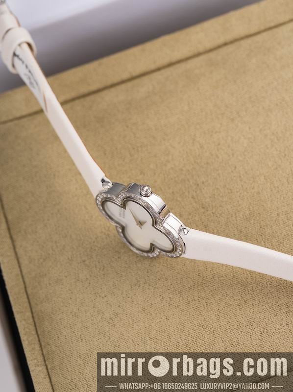 Van Cleef & Arpels 29.7mm 080606 Watch