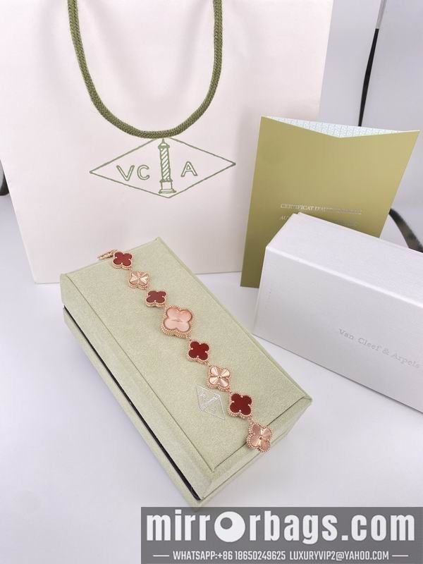Van cleef & Arpels 22.4mm 010502 Watch