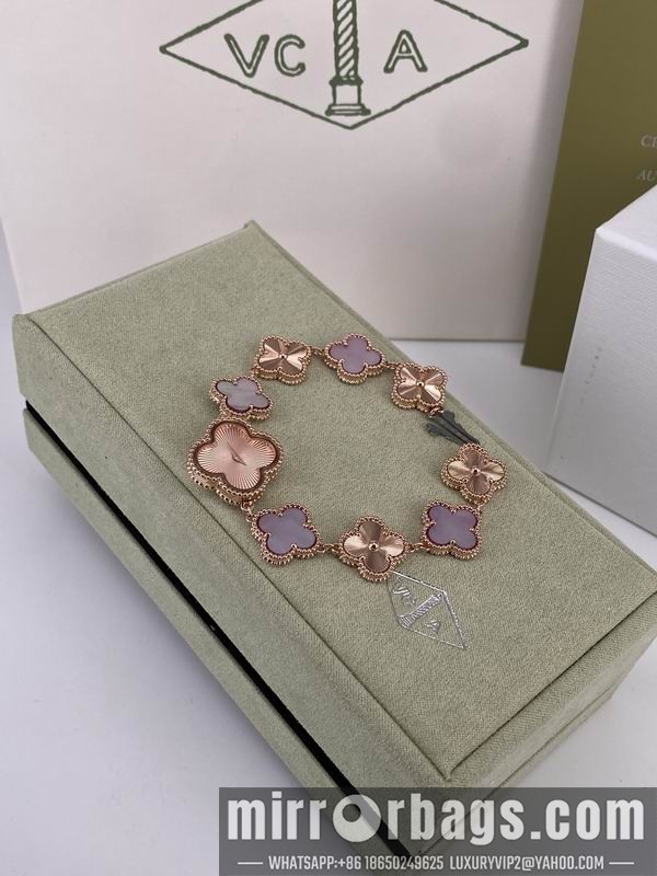 Van cleef & Arpels 22.4mm 010502 Watch