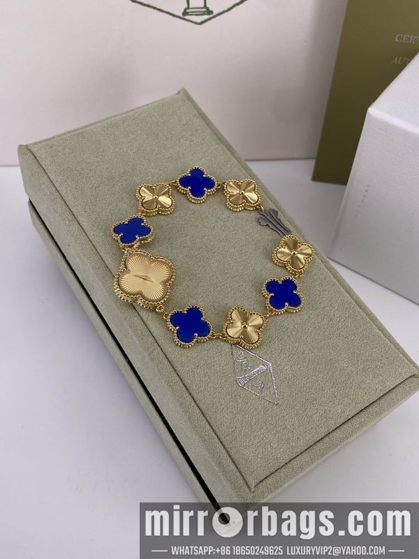 Van cleef & Arpels 22.4mm 010502 Watch